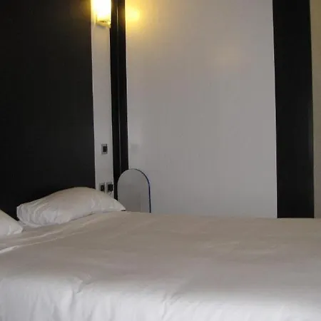 Comfort Technoparc מלון 3*